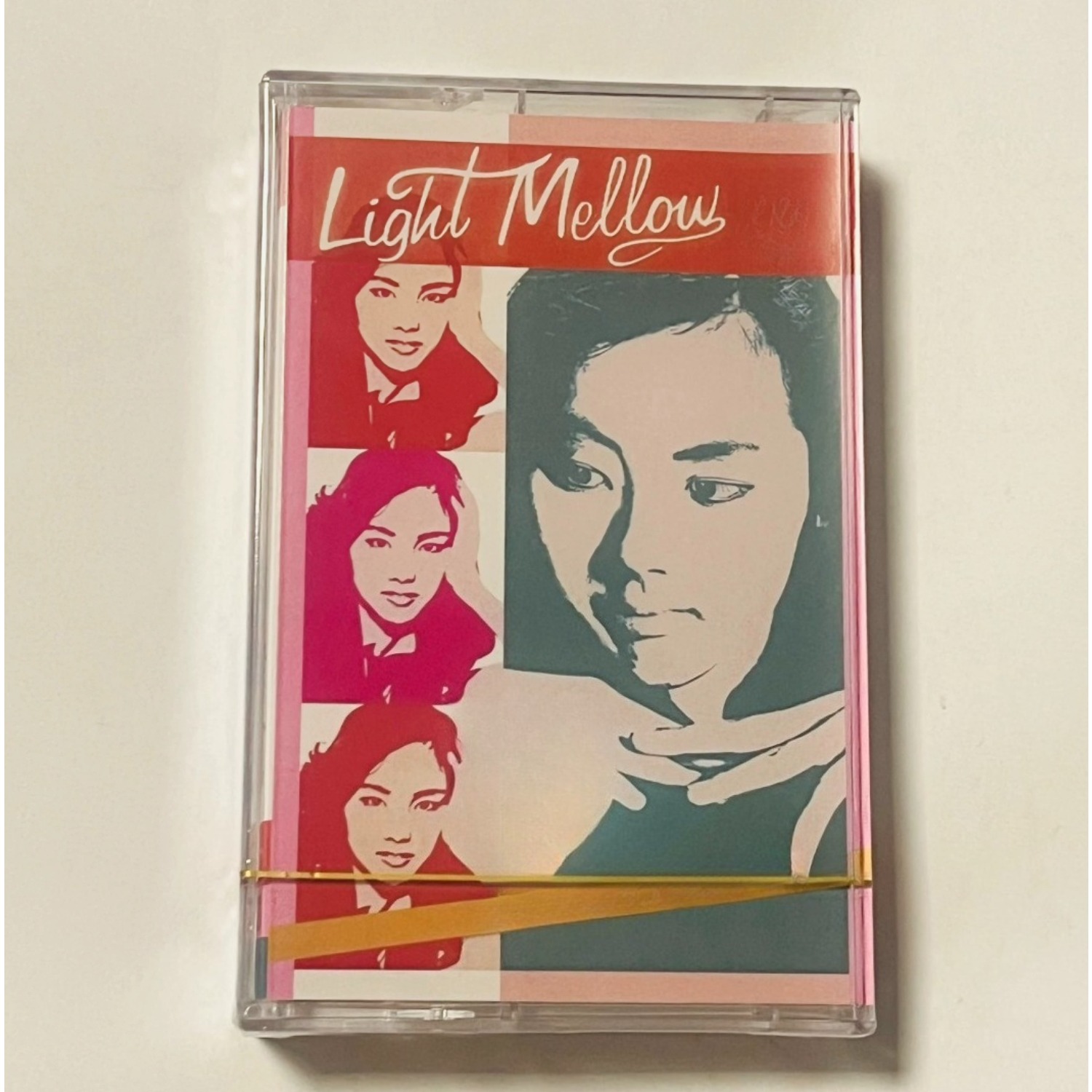 Vintage Collectibles & More Llc Photos - Cassette audio de style vintage City-Pop,