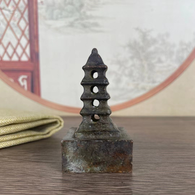 Petit ornement de tour sculpté - Small Vintage Collectible Items avis et prix